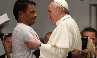 At Rio hospital pope visits, challenges drug addicts