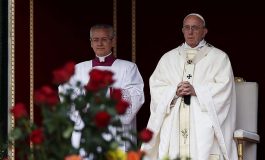 Pope urges people to serve others with joy