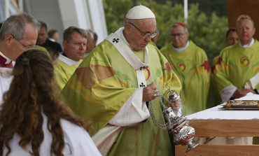 Pope begins Mass in Dublin with penitential plea for abuse scandals
