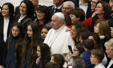 Go to confession, let yourself be consoled, pope says