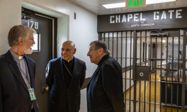Visit with immigrant detainees shows bishops the love of family