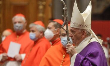 At Mass with new cardinals, pope warns against worldliness