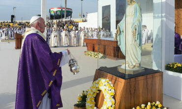 Cleanse your hearts of anger, live the Gospel, pope says at Mass in Irbil