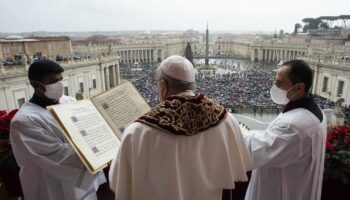 Pope prays Christmas will bring yearning for peace, dialogue
