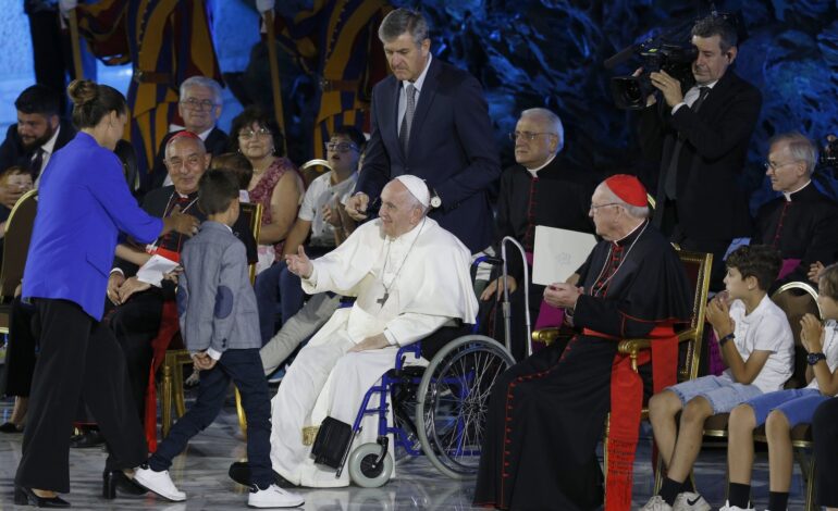 Pope asks families to take a small step toward greater holiness