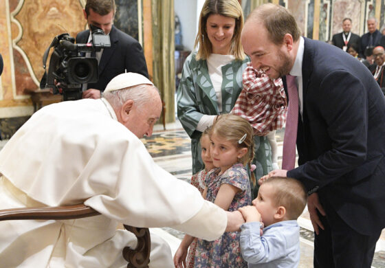 Laity share baptismal call to ministry, service, pope says