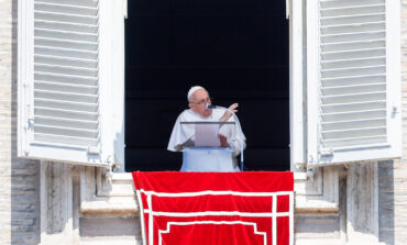 Pope entrusts prayers for peace to Mary, assumed into heaven