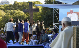 Share joy of God's love, sow seeds of hope in world, pope tells youths