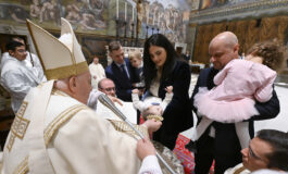 Faith is a gift to celebrate, pope says as he baptizes babies